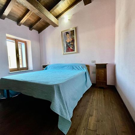 Torpè Nel Cortile Della Casa Di Carta, Due Singole Unita 빌라 외부 사진